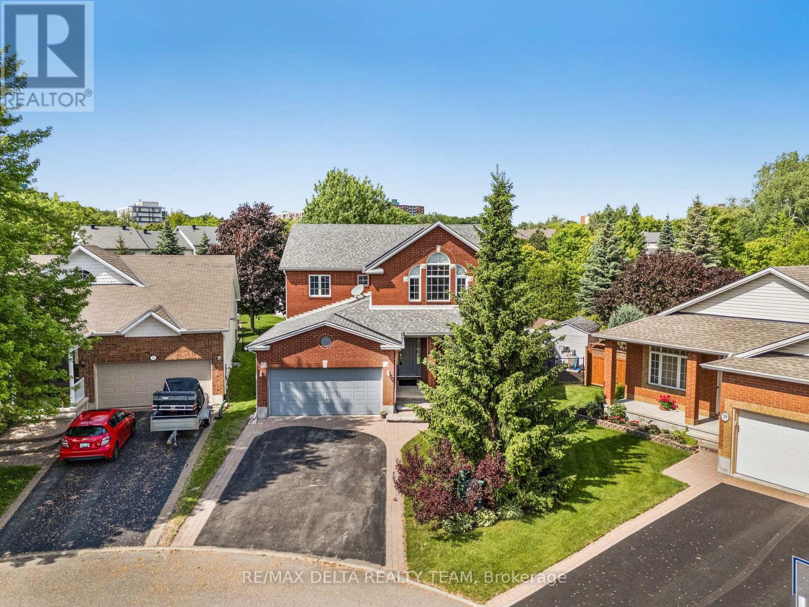 17 Solace Court, Ottawa, Ontario  K1K 4T5 - Photo 3 - X12197231