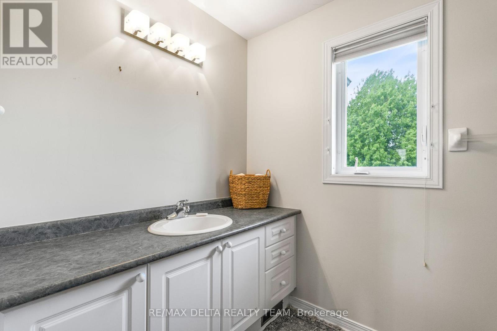 17 Solace Court, Ottawa, Ontario  K1K 4T5 - Photo 30 - X12197231