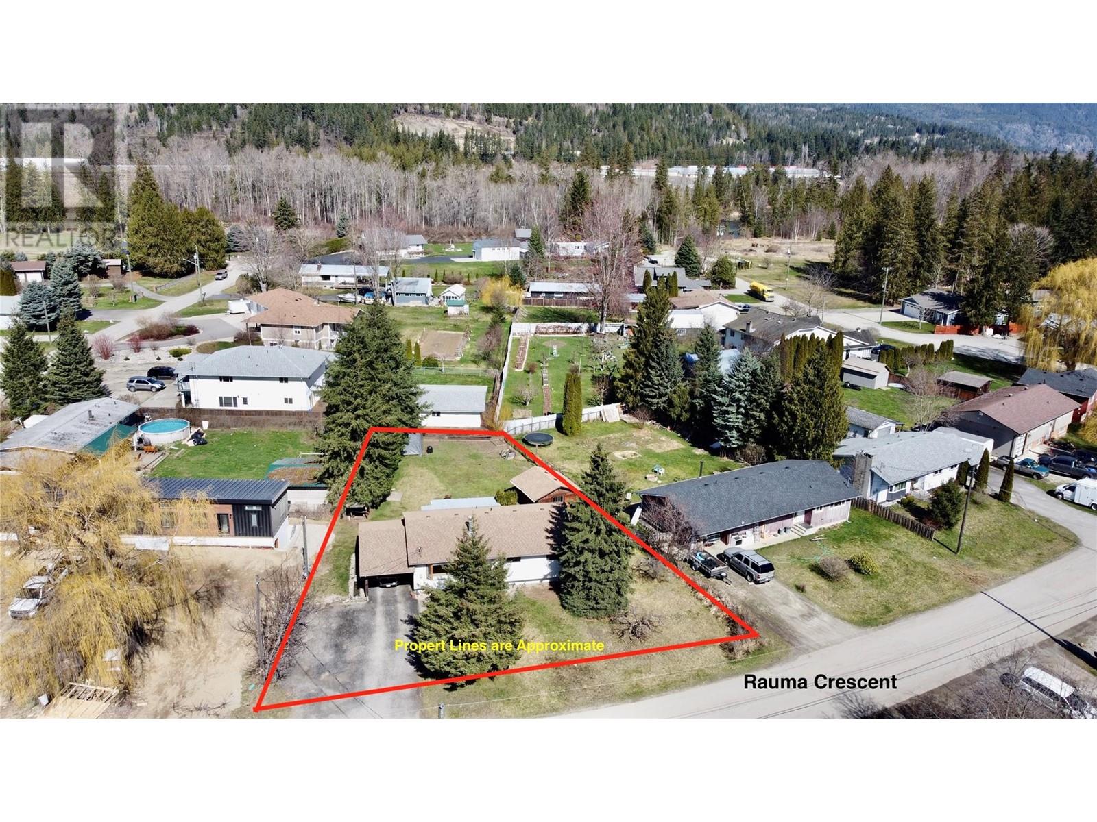 914 Rauma Crescent, Sicamous, British Columbia  V0E 2V0 - Photo 3 - 10342016