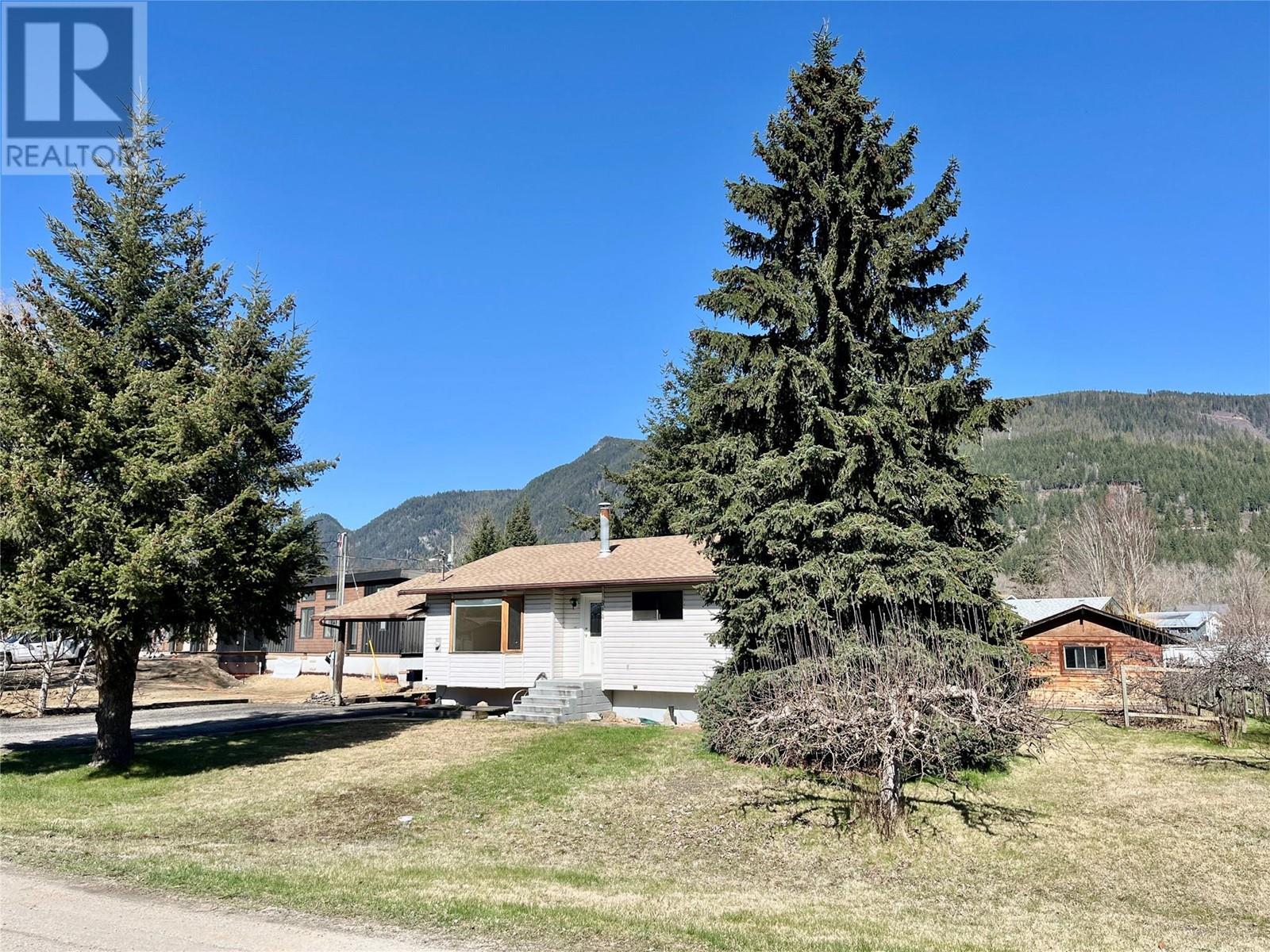 914 Rauma Crescent, Sicamous, British Columbia  V0E 2V0 - Photo 6 - 10342016