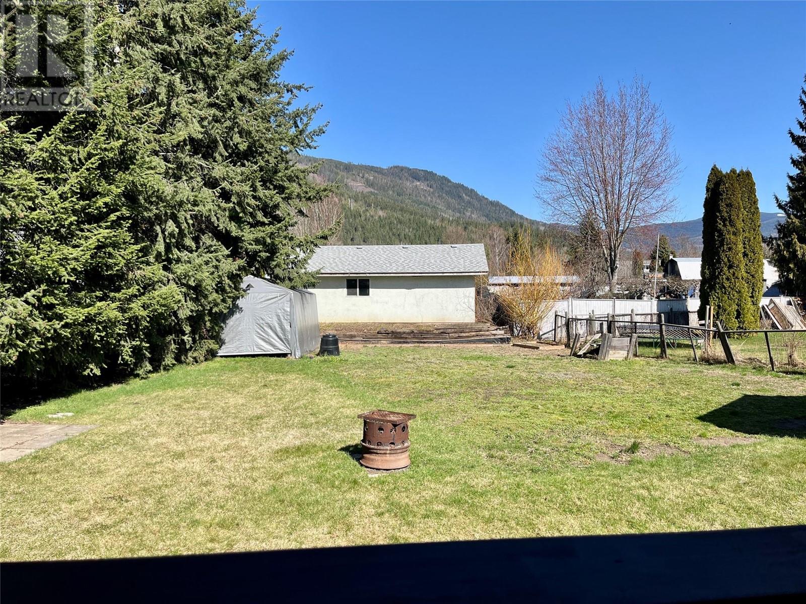 914 Rauma Crescent, Sicamous, British Columbia  V0E 2V0 - Photo 9 - 10342016