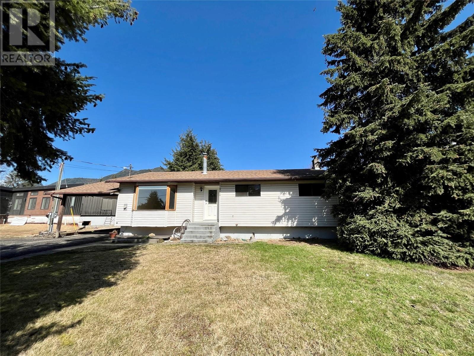 914 Rauma Crescent, Sicamous, British Columbia  V0E 2V0 - Photo 4 - 10342016