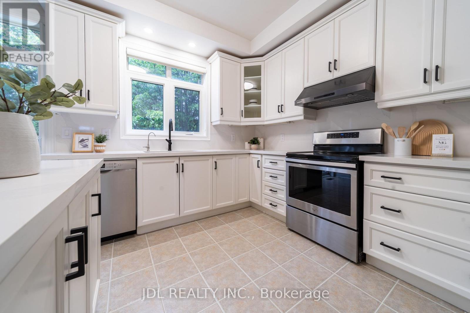 51 Routliffe Lane, Toronto, Ontario  M2N 0A5 - Photo 10 - C12187231