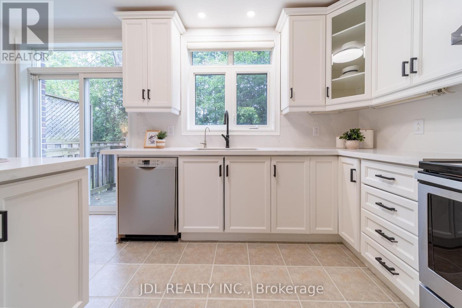 51 Routliffe Lane, Toronto, Ontario  M2N 0A5 - Photo 13 - C12187231