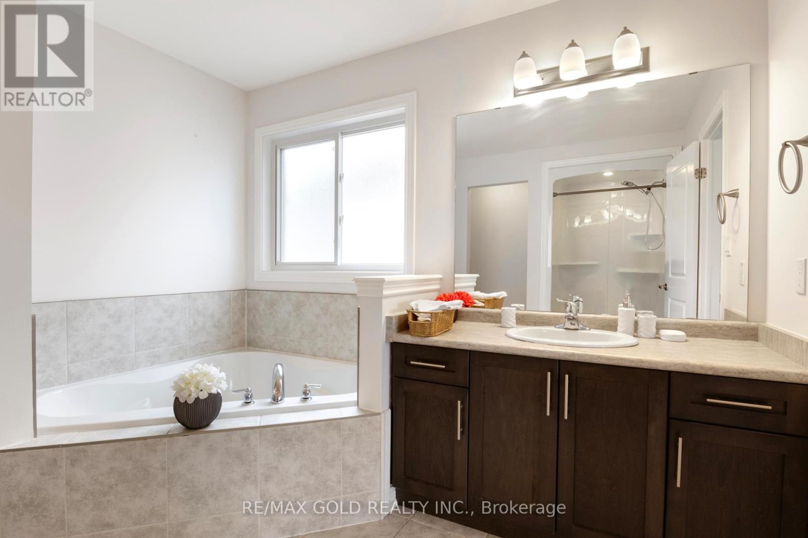 105 Crow Street, Welland, Ontario  L3C 0G6 - Photo 21 - X12197133