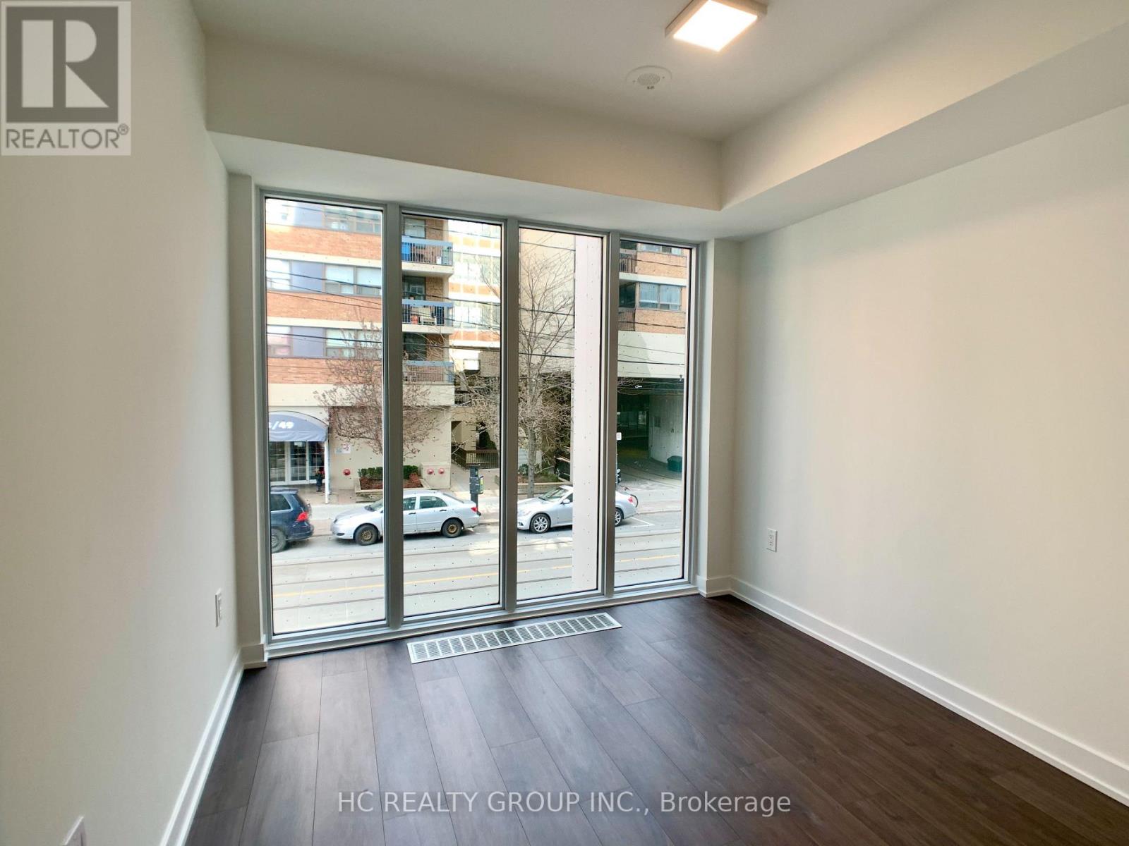 205 - 50 Mccaul Street, Toronto, Ontario  M5T 0B6 - Photo 9 - C12138384