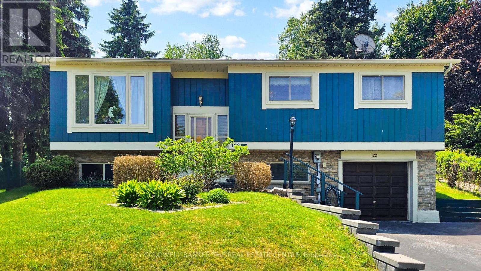 Property at 122 VALLEYVIEW CRESCENT W image 1