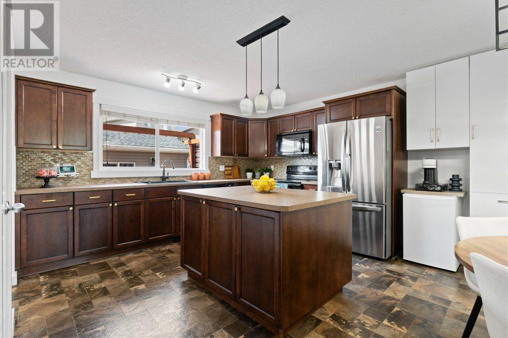683 New Brighton Drive Se, Calgary, Alberta  T2Z 0X7 - Photo 9 - A2219951