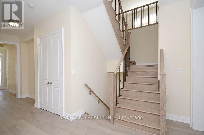 3276 Donald Mackay Street, Oakville, Ontario  L6M 5K2 - Photo 6 - W12197193
