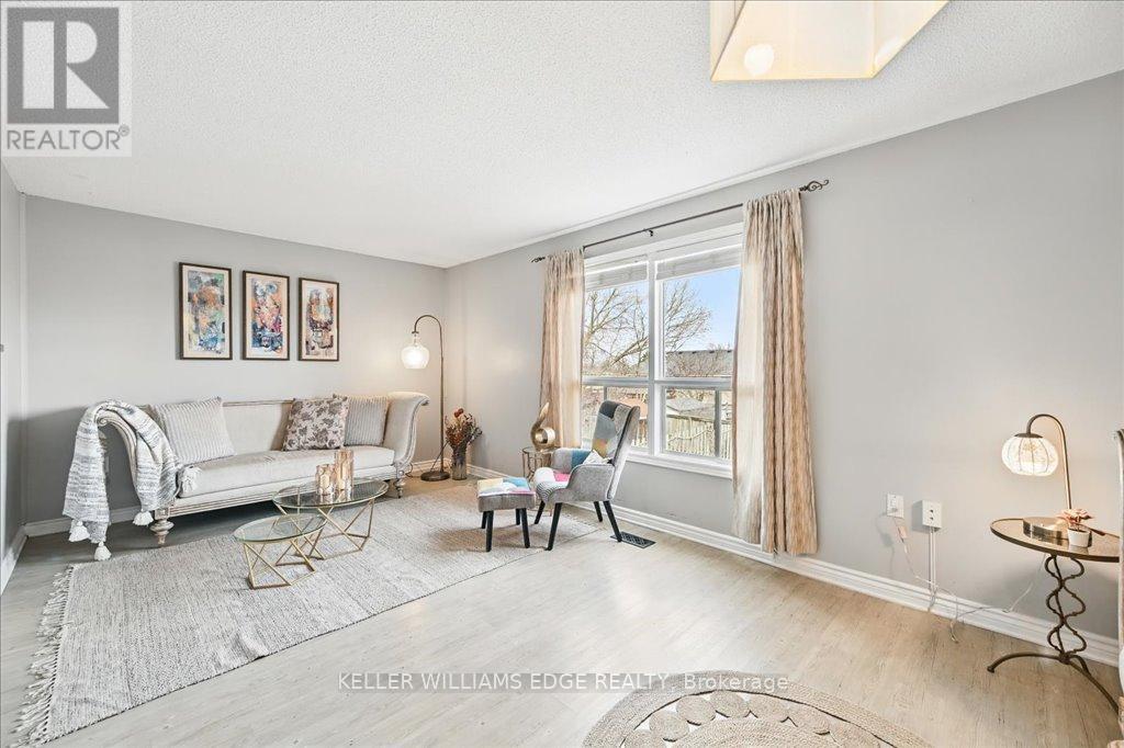 Property at 2338 MALCOLM CRESCENT image 3