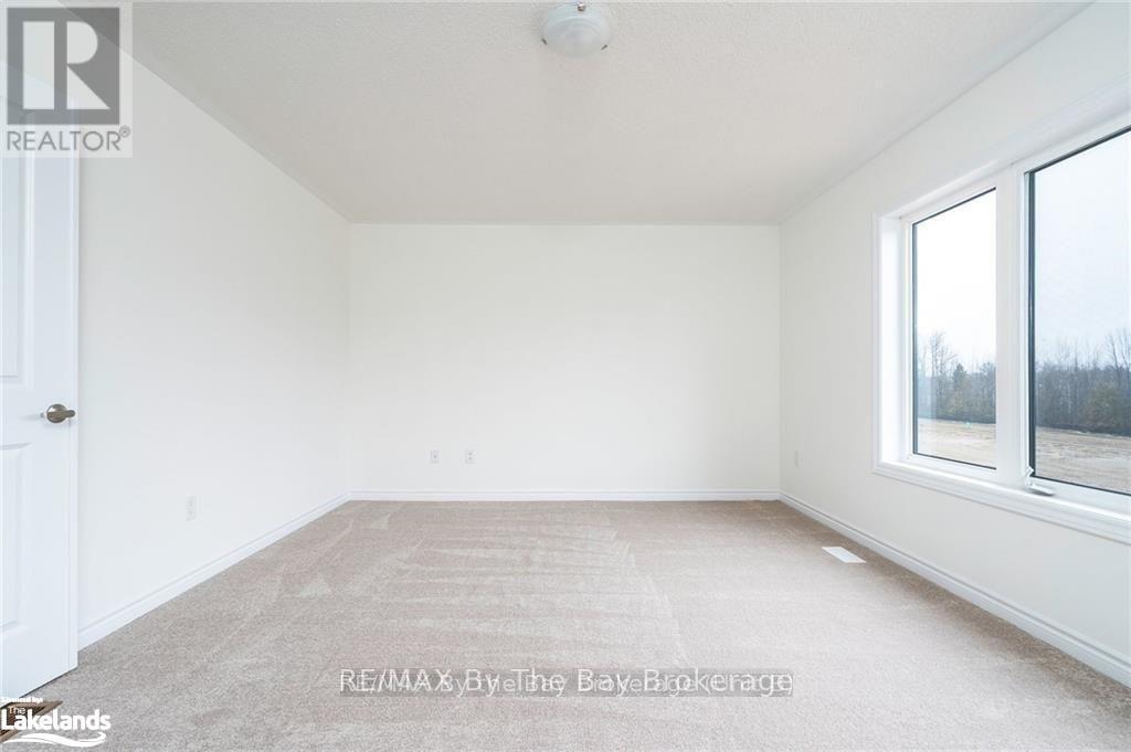 24 Simona Avenue, Wasaga Beach, Ontario  L9Z 0L4 - Photo 8 - S12197247