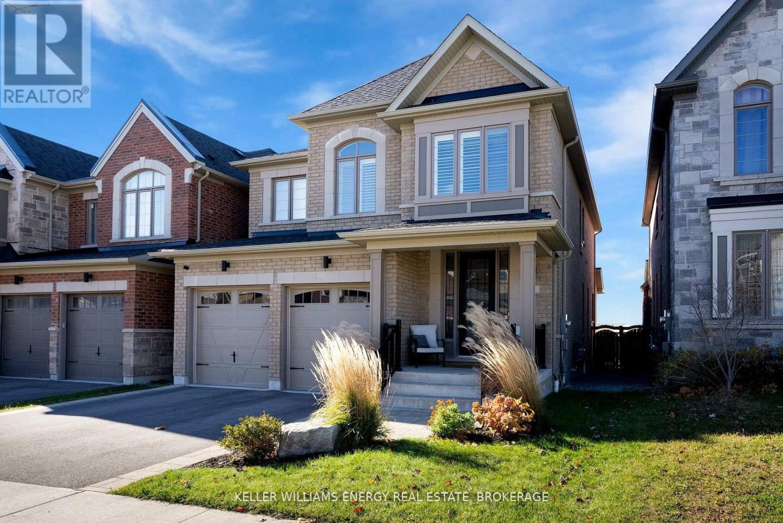 6 Hayeraft Street, Whitby, Ontario  L1P 0C6 - Photo 3 - E12188638