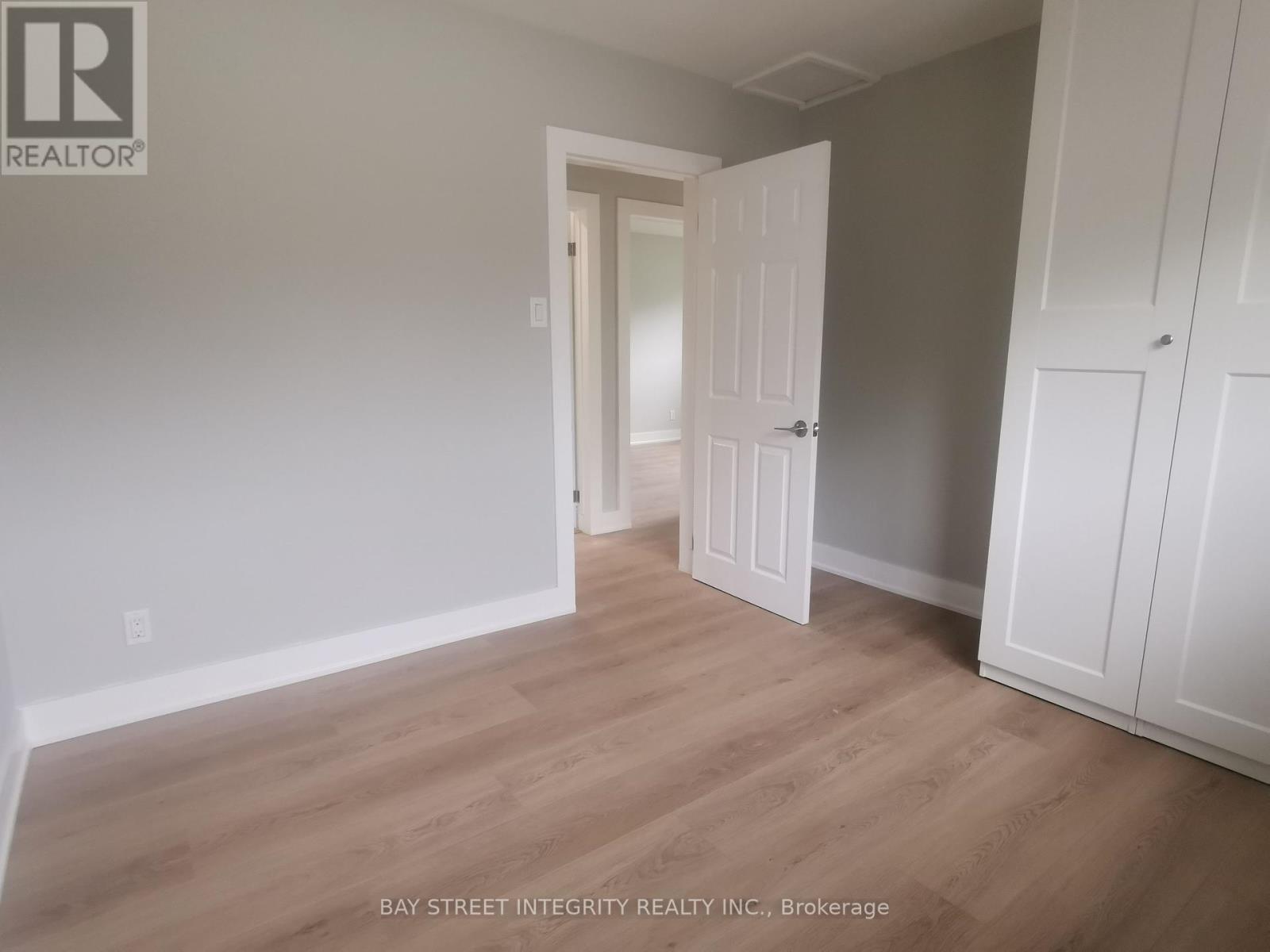 3527 Rexway Drive, Burlington (Roseland), Ontario  L7N 2L8 - Photo 15 - W12177572