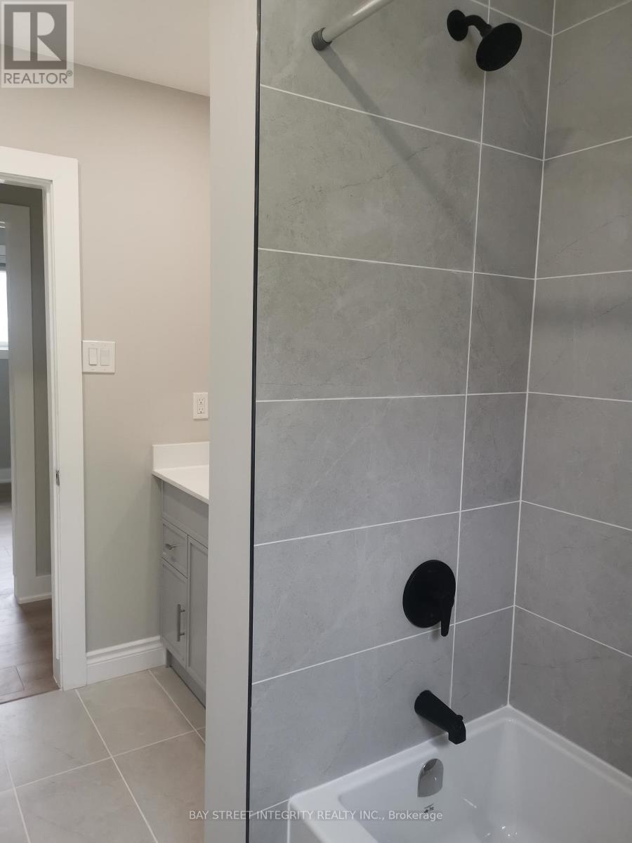 3527 Rexway Drive, Burlington (Roseland), Ontario  L7N 2L8 - Photo 11 - W12177572