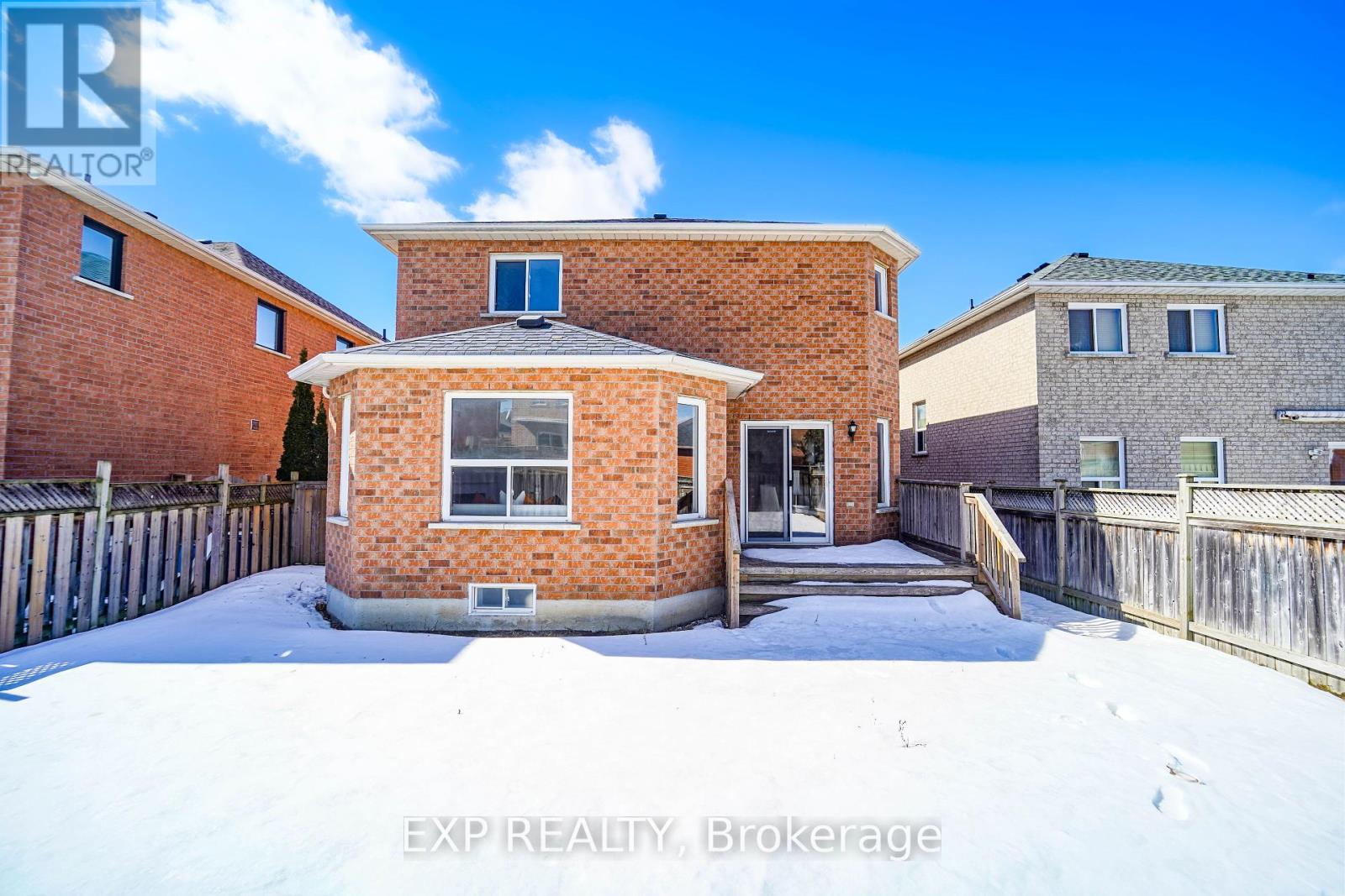 35 Ball Crescent, Whitby, Ontario  L1P 1W6 - Photo 3 - E12197236