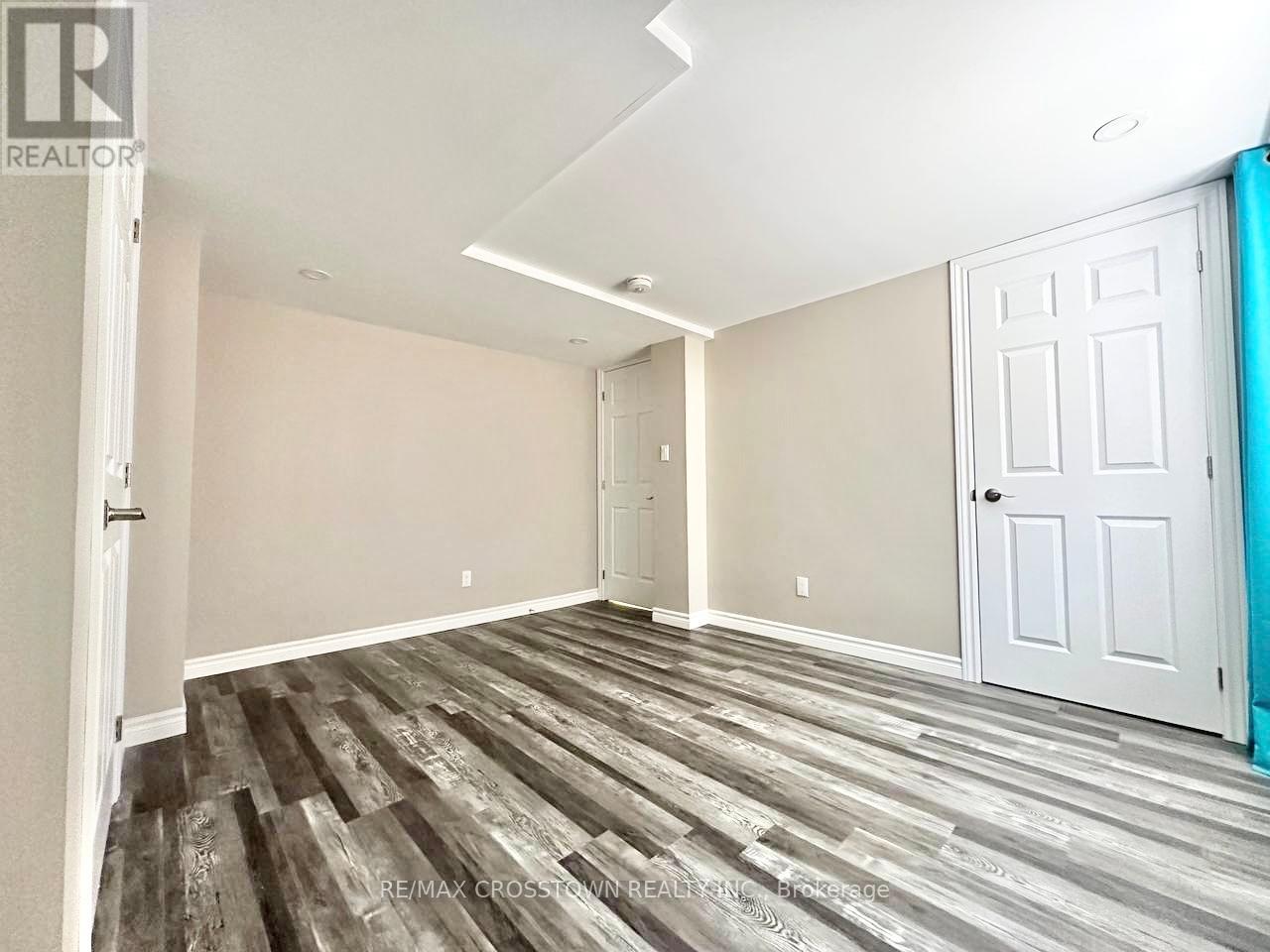 33 Camelot Square, Barrie (Innis-Shore), Ontario  L4M 0C3 - Photo 4 - S12196700