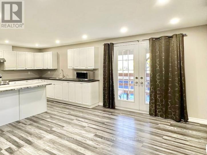 33 Camelot Square, Barrie (Innis-Shore), Ontario  L4M 0C3 - Photo 11 - S12196700