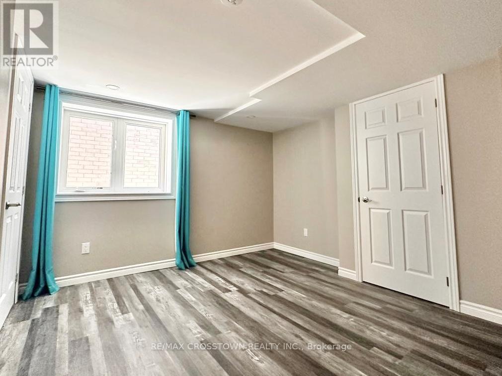 33 Camelot Square, Barrie (Innis-Shore), Ontario  L4M 0C3 - Photo 5 - S12196700
