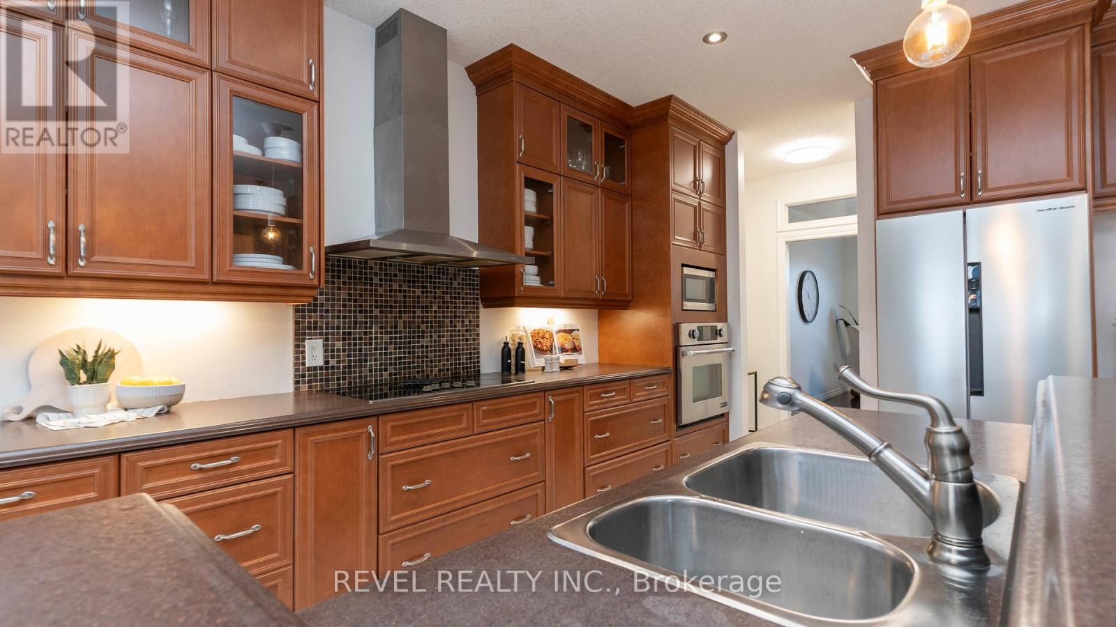 1520 Logans Trail, London South (South A), Ontario  N6K 0B3 - Photo 17 - X12197254