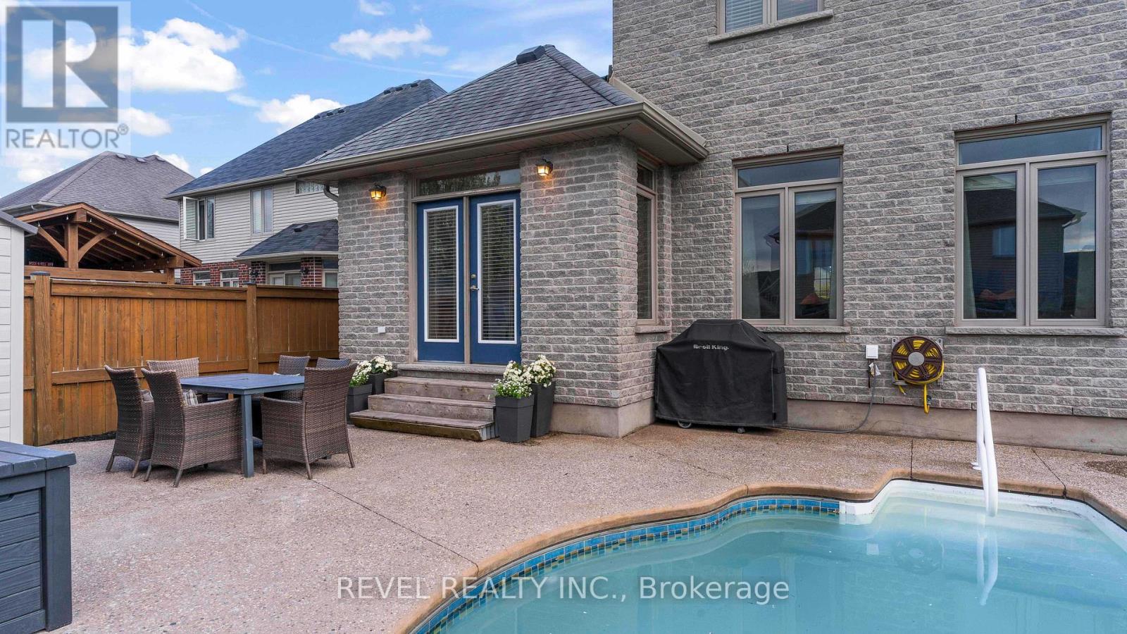 1520 Logans Trail, London South (South A), Ontario  N6K 0B3 - Photo 41 - X12197254