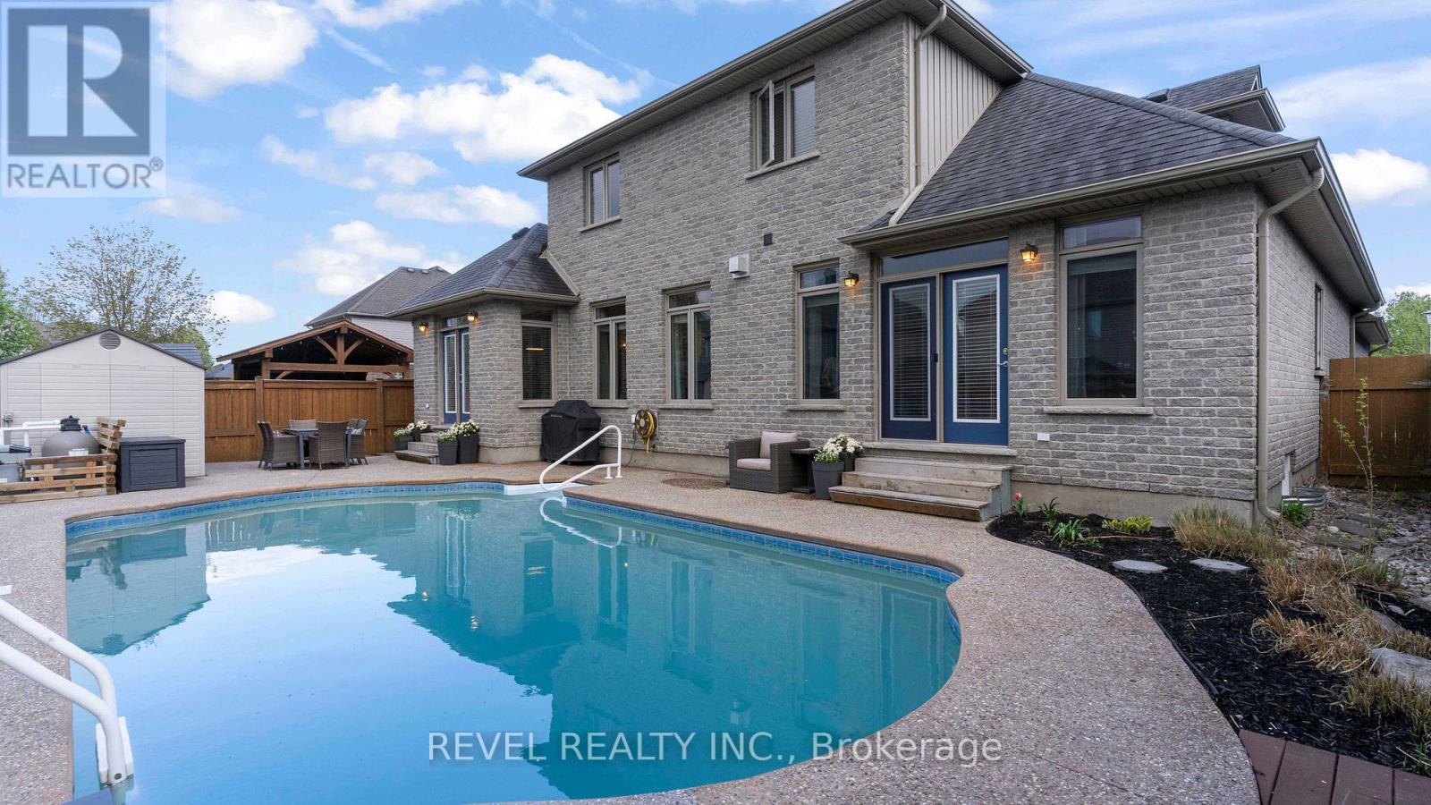 1520 Logans Trail, London South (South A), Ontario  N6K 0B3 - Photo 43 - X12197254