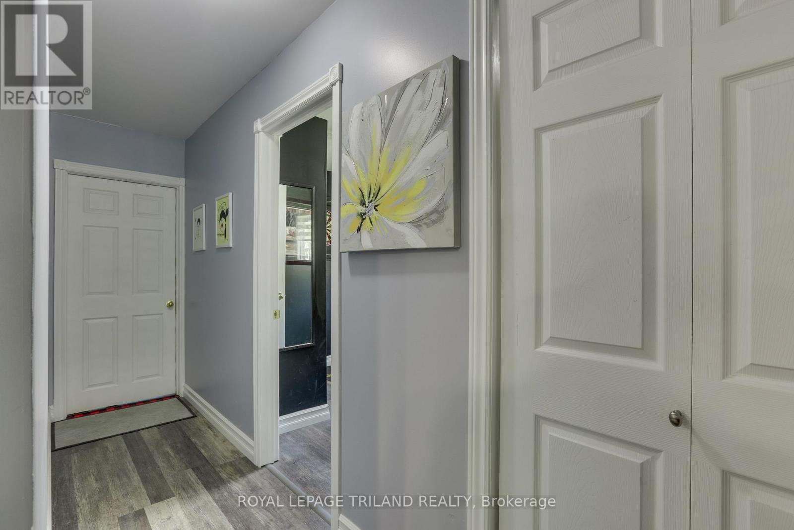 81 John Street, Warwick, Ontario  N0M 2S0 - Photo 19 - X12133842