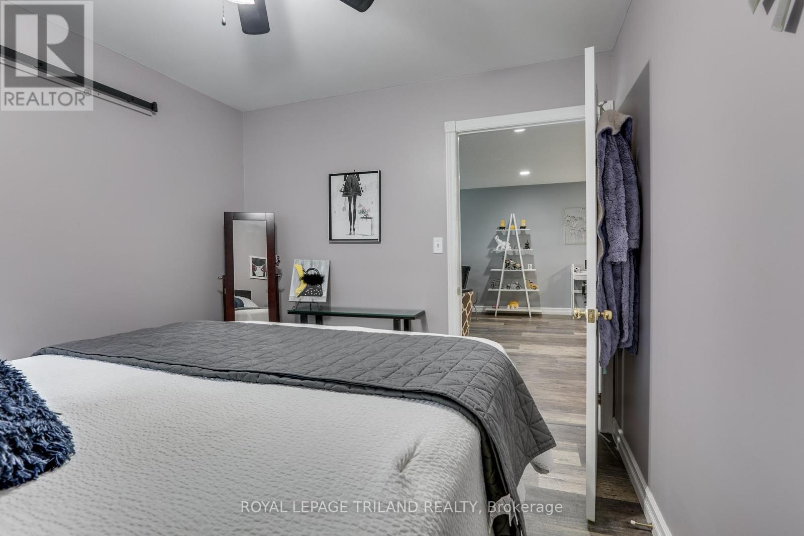 81 John Street, Warwick, Ontario  N0M 2S0 - Photo 16 - X12133842