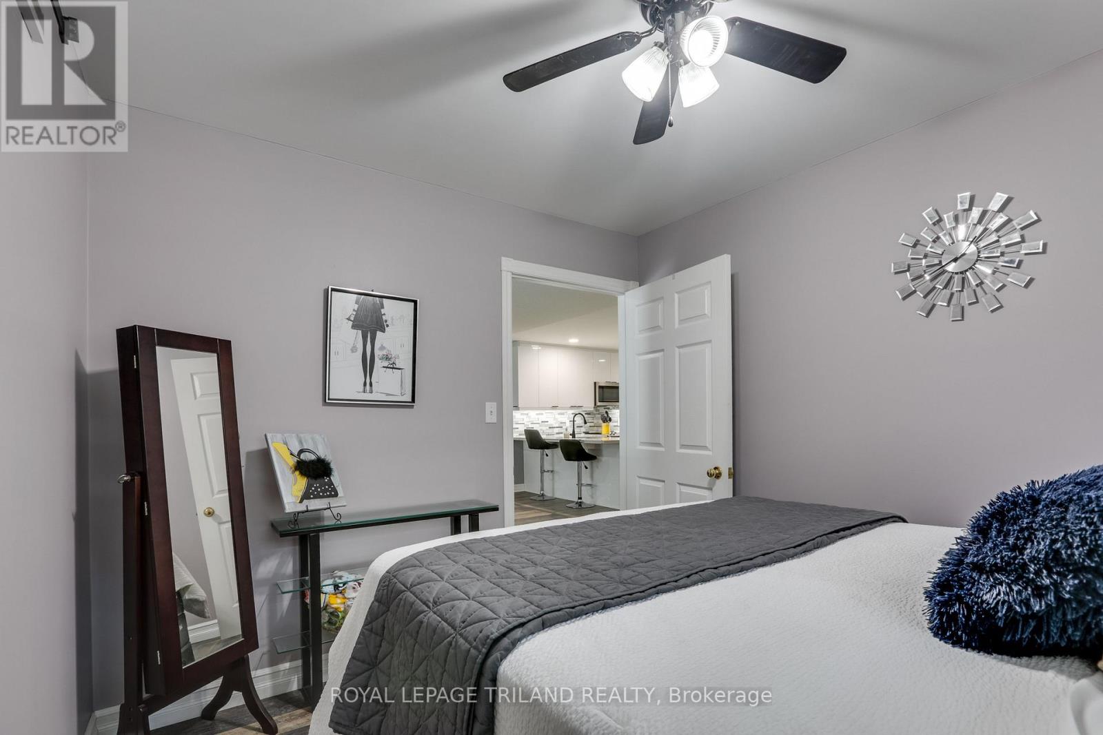 81 John Street, Warwick, Ontario  N0M 2S0 - Photo 17 - X12133842