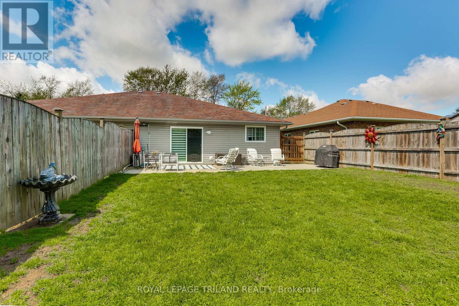 81 John Street, Warwick, Ontario  N0M 2S0 - Photo 27 - X12133842