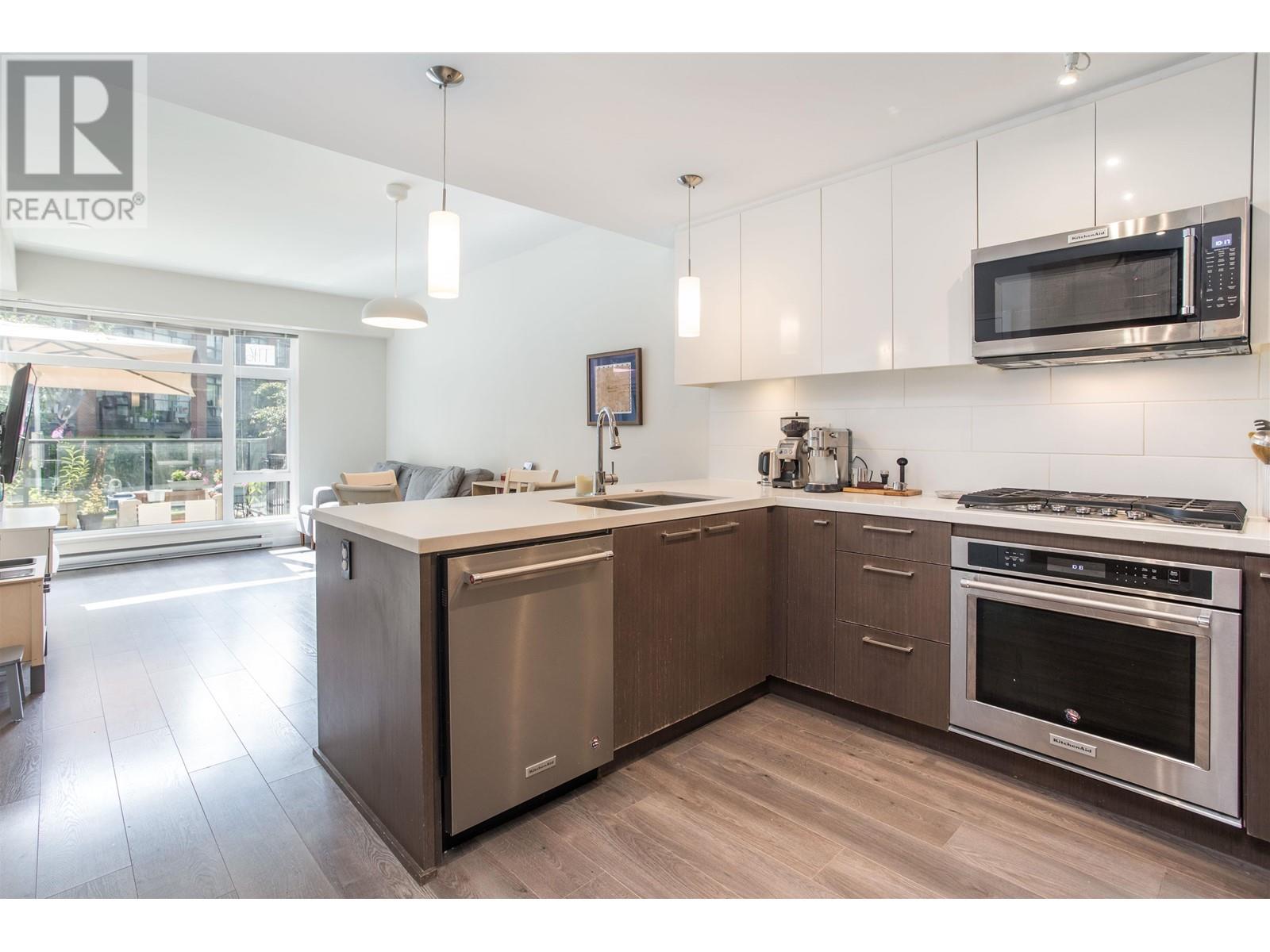 Th6 28 E Royal Avenue, New Westminster, British Columbia  V3L 0B7 - Photo 11 - R3010637