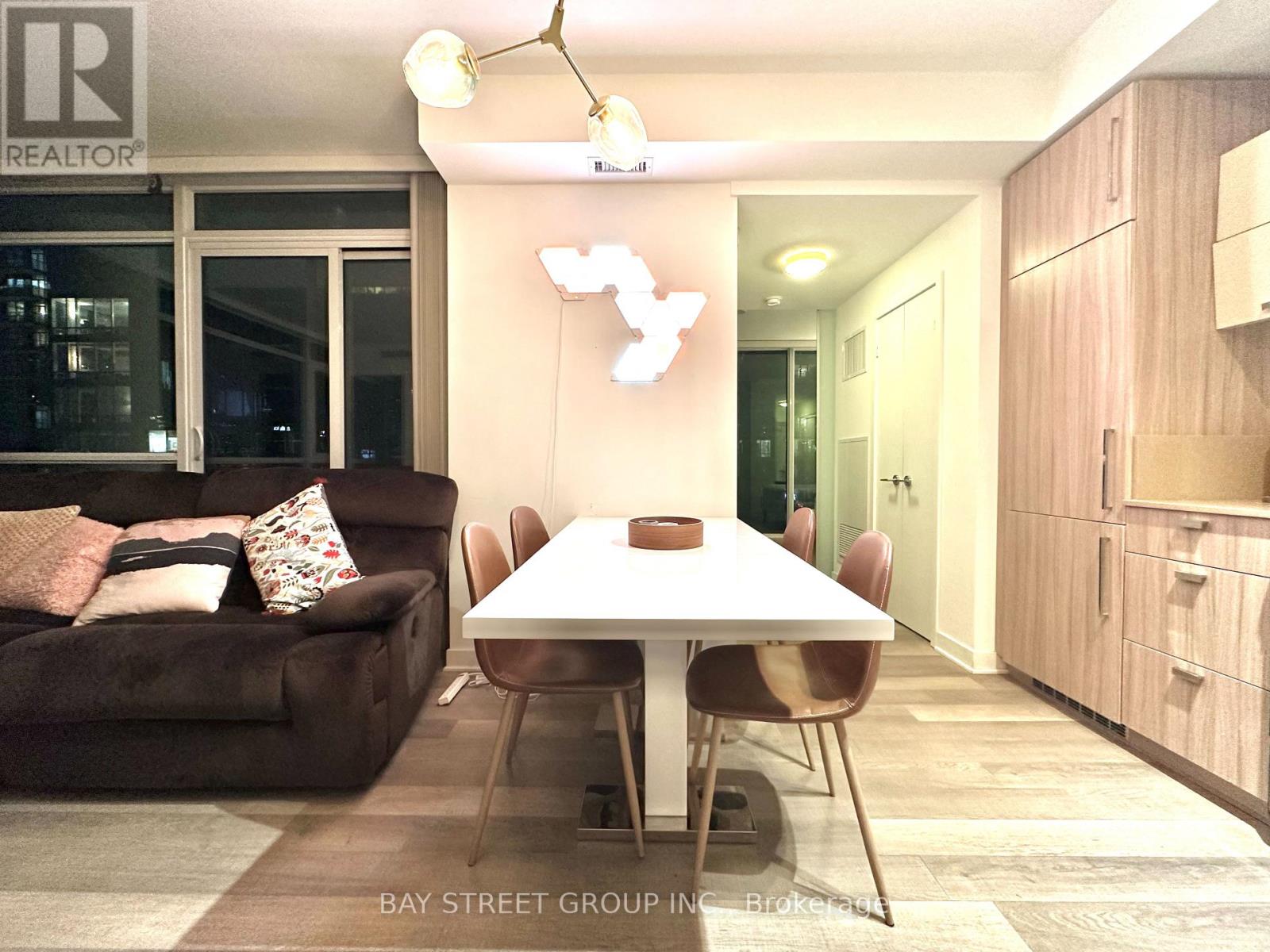 2210 - 290 Adelaide Street W, Toronto, Ontario  M5V 1P6 - Photo 8 - C12197265