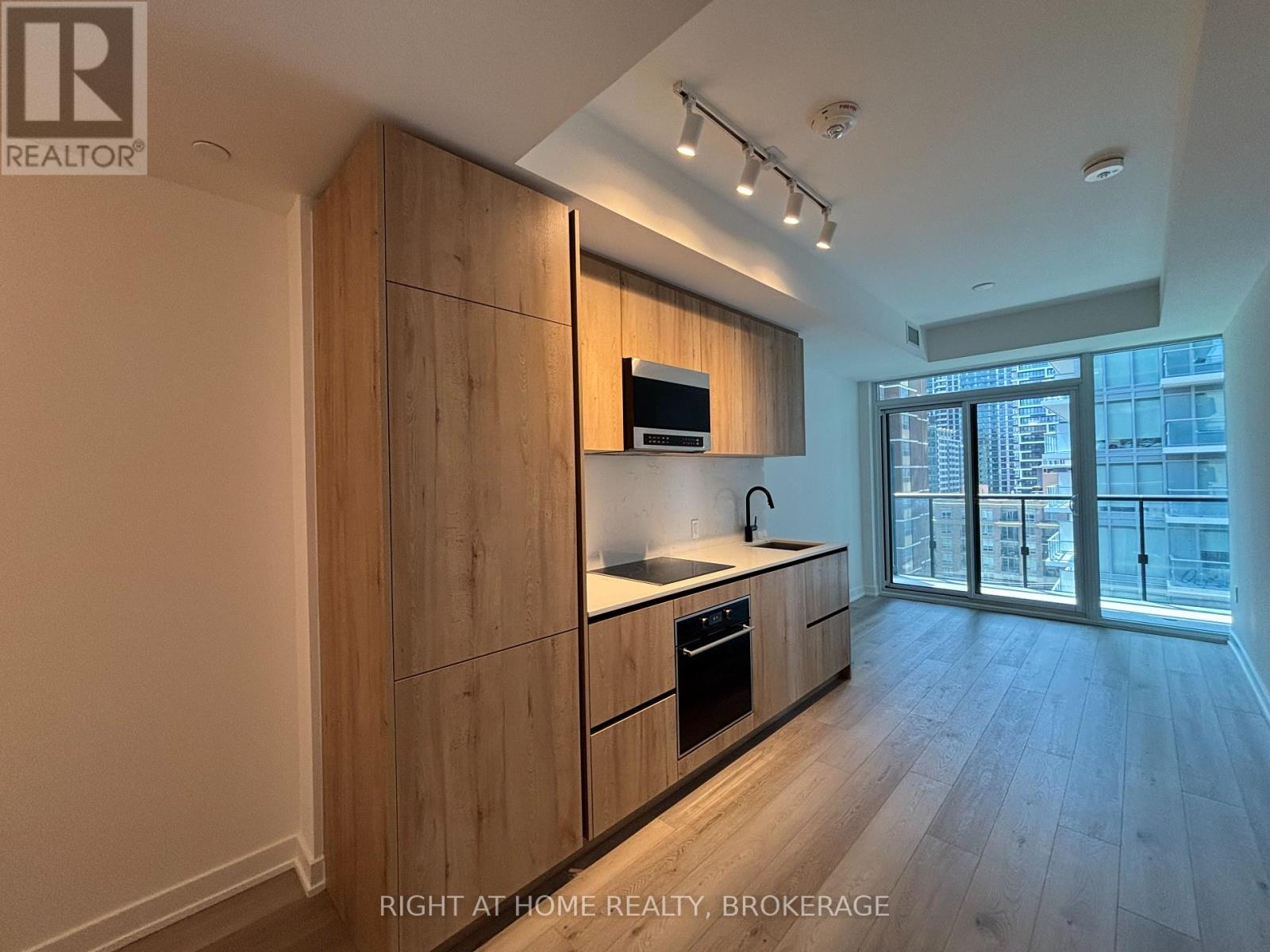1005 - 127 Broadway Avenue, Toronto, Ontario  M4P 1V3 - Photo 1 - C12197281