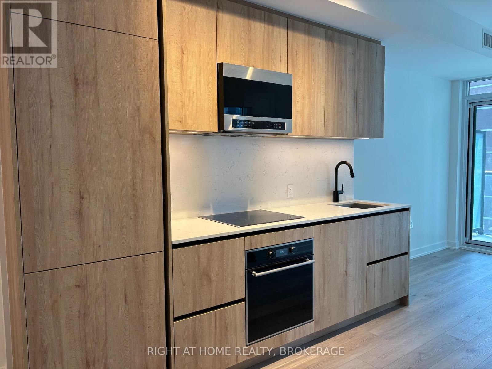 1005 - 127 Broadway Avenue, Toronto, Ontario  M4P 1V3 - Photo 4 - C12197281