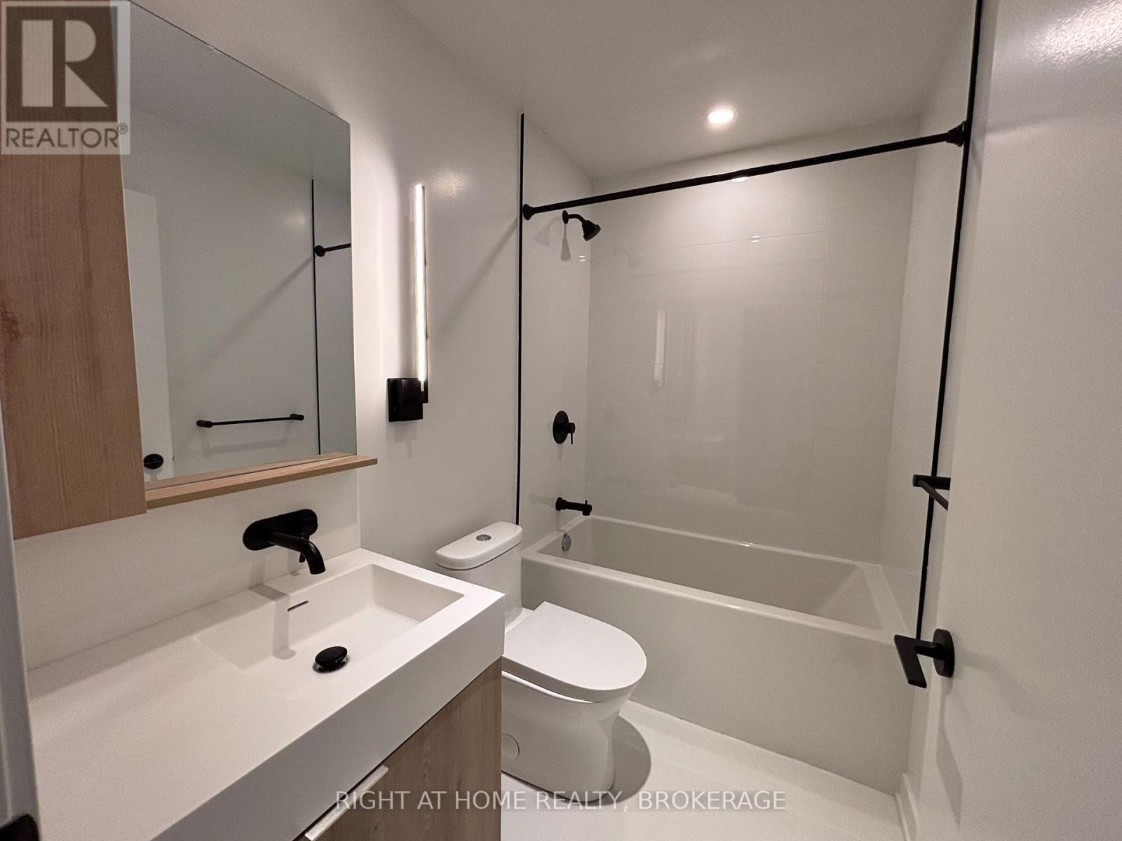 1005 - 127 Broadway Avenue, Toronto, Ontario  M4P 1V3 - Photo 8 - C12197281