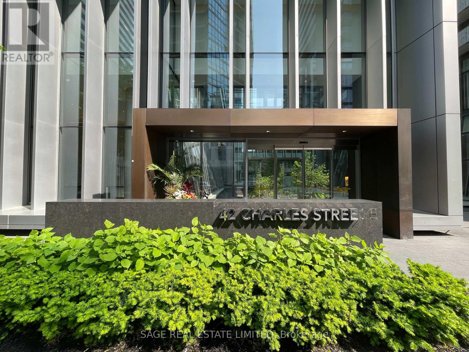 1003 - 42 Charles Street E, Toronto, Ontario  M4Y 0B7 - Photo 2 - C12197288