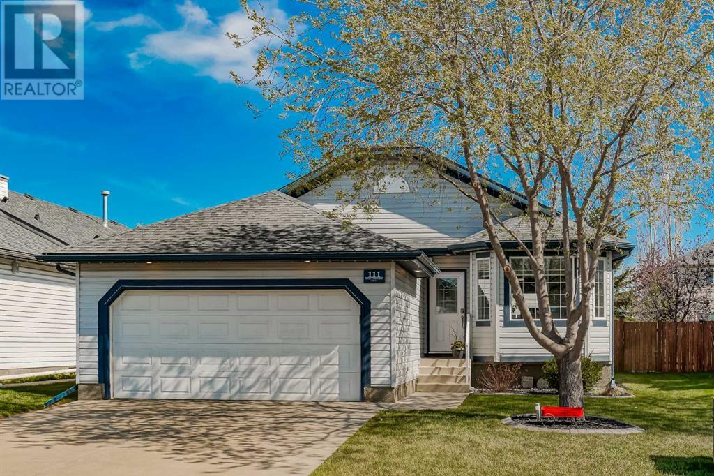 111 West Lakeview Circle, Chestermere, Alberta  T1X 1H7 - Photo 1 - A2220153
