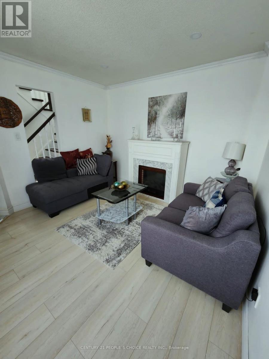 Property at 9 RAVENSWOOD DRIVE image 3