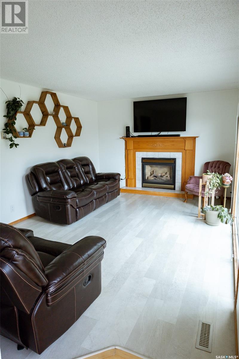 318 Confederation Drive, Weyburn, Saskatchewan  S4H 2G8 - Photo 12 - SK008289