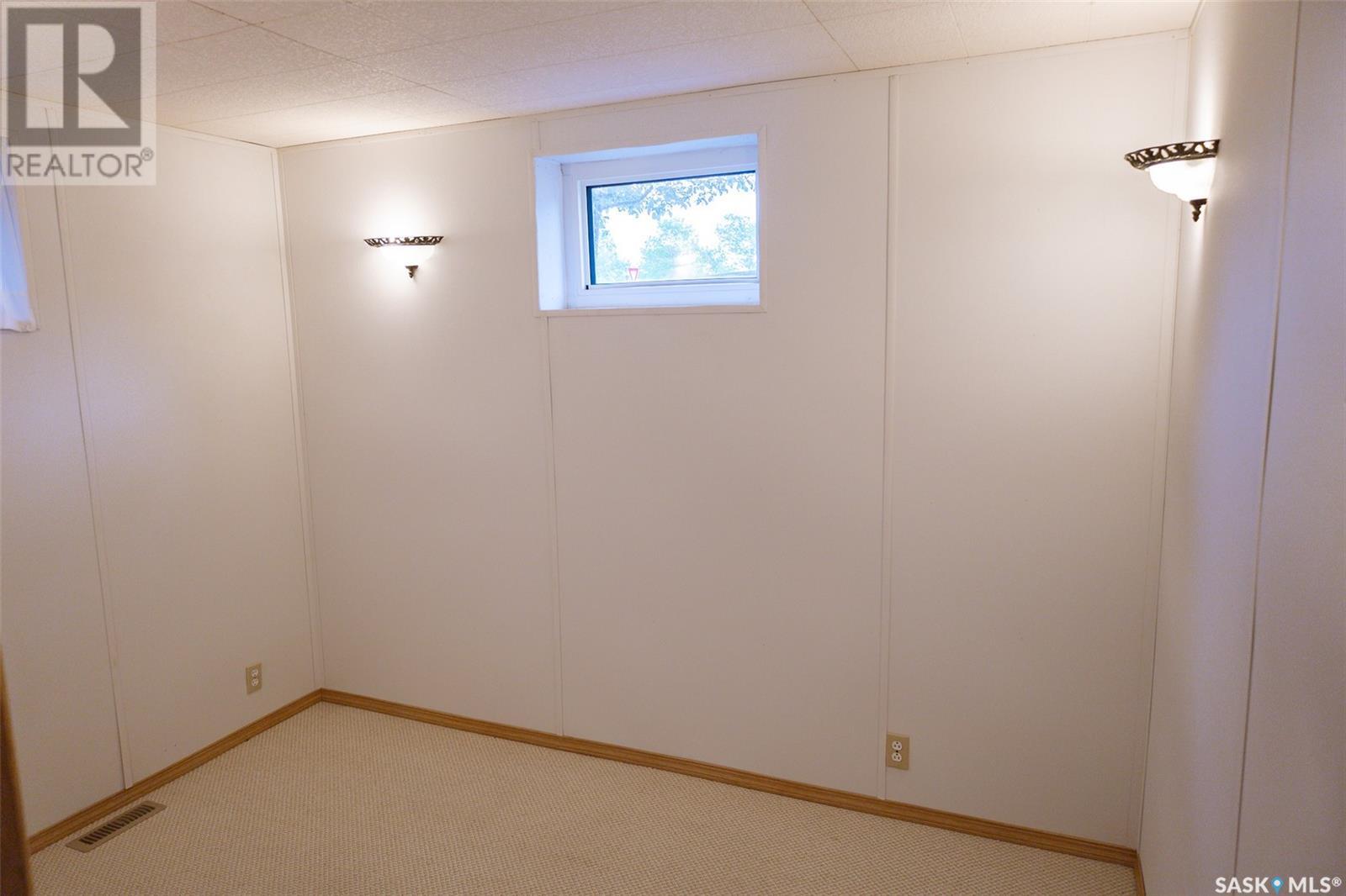 318 Confederation Drive, Weyburn, Saskatchewan  S4H 2G8 - Photo 23 - SK008289