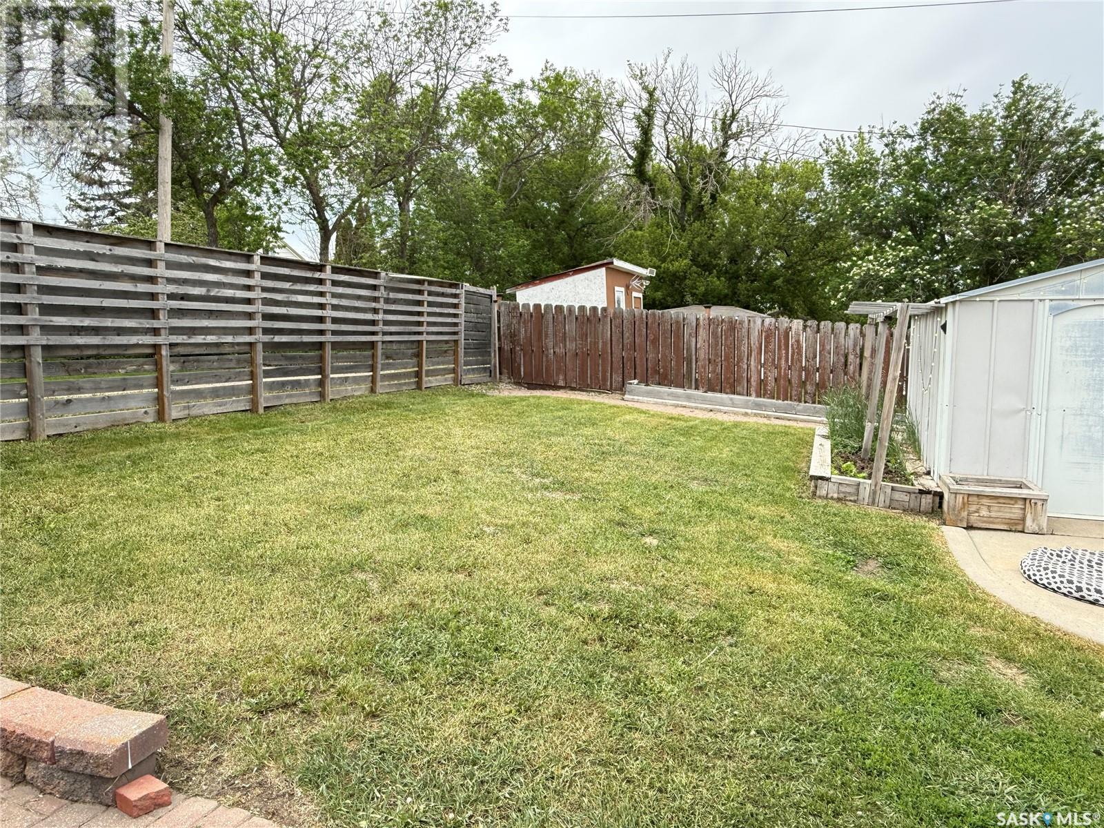 318 Confederation Drive, Weyburn, Saskatchewan  S4H 2G8 - Photo 32 - SK008289