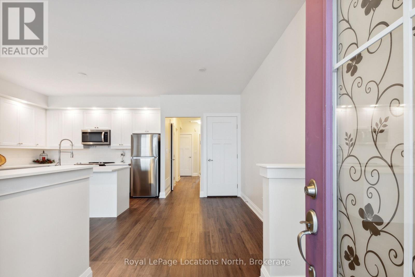 Property at 39 JULIA CRESCENT image 3