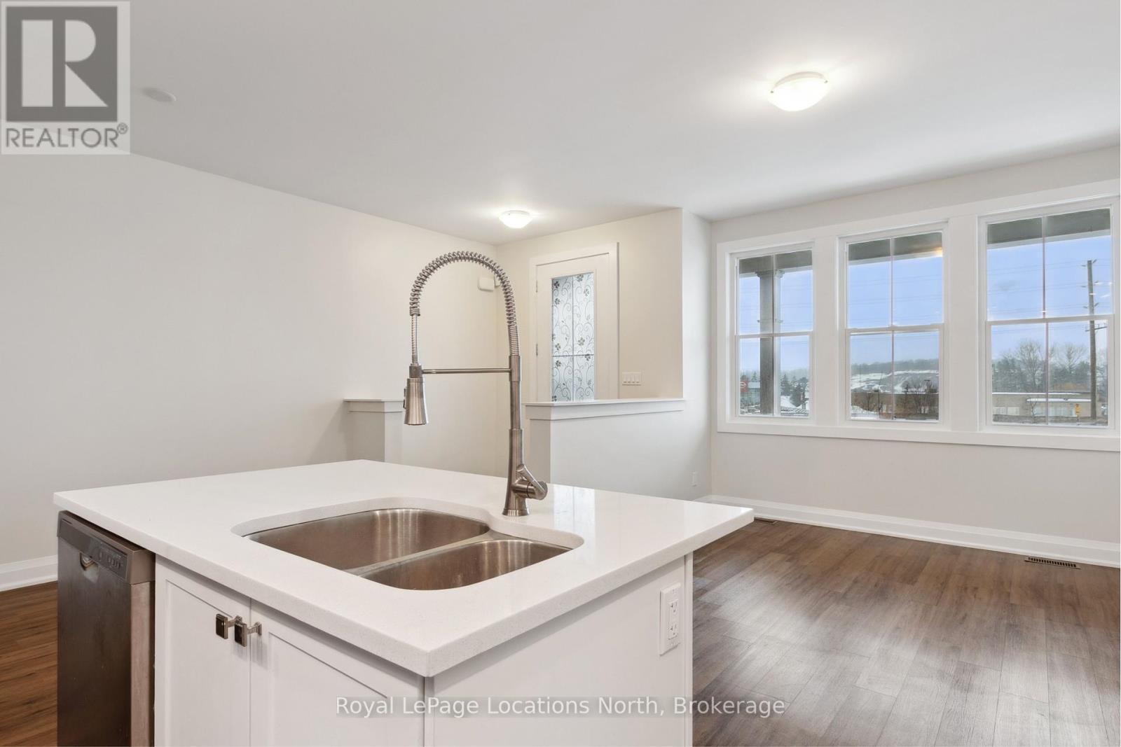 39 Julia Crescent, Midland, Ontario  L4R 0A9 - Photo 4 - S12074284