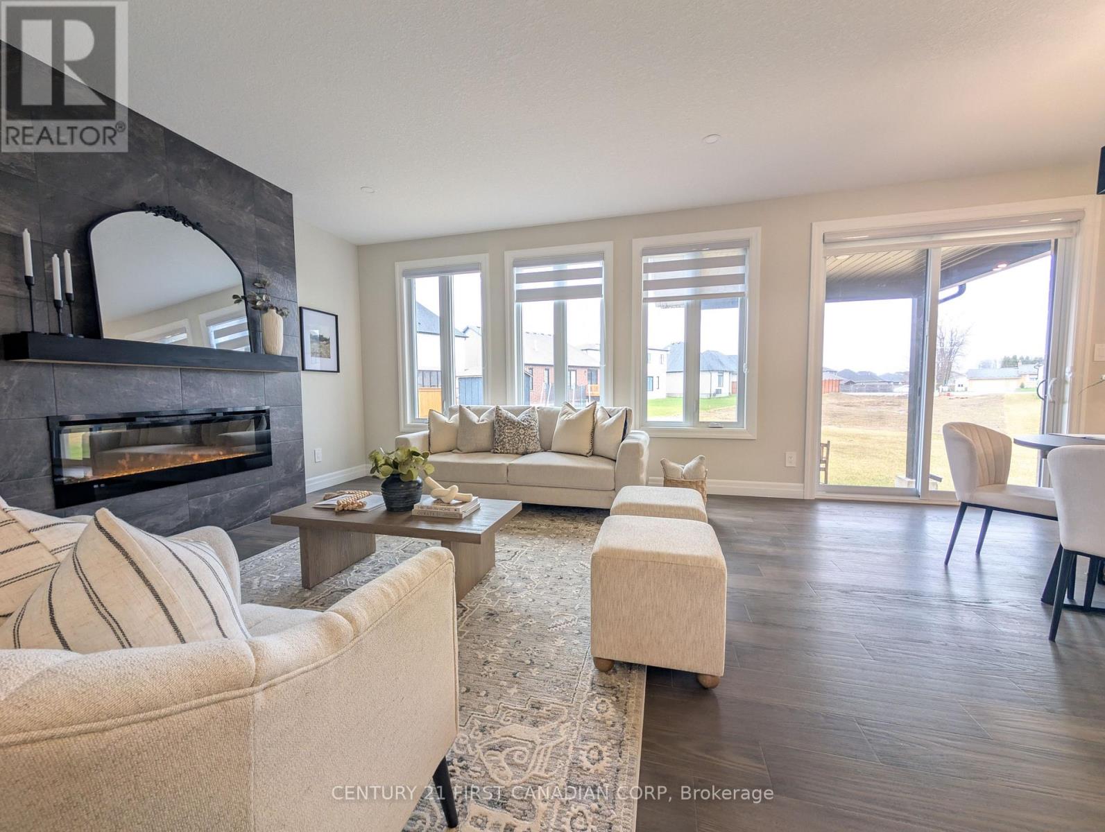 135 Aspen Circle, Thames Centre, Ontario  N0M 2P0 - Photo 14 - X12118530