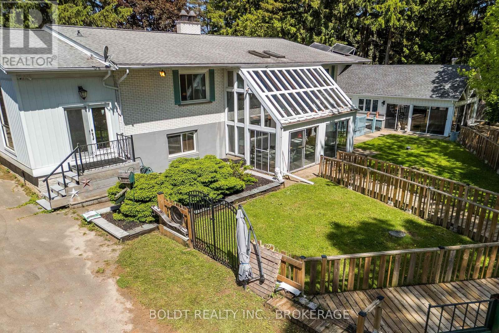 2010 Hansler Street, Pelham, Ontario  L0S 1M0 - Photo 47 - X12189447