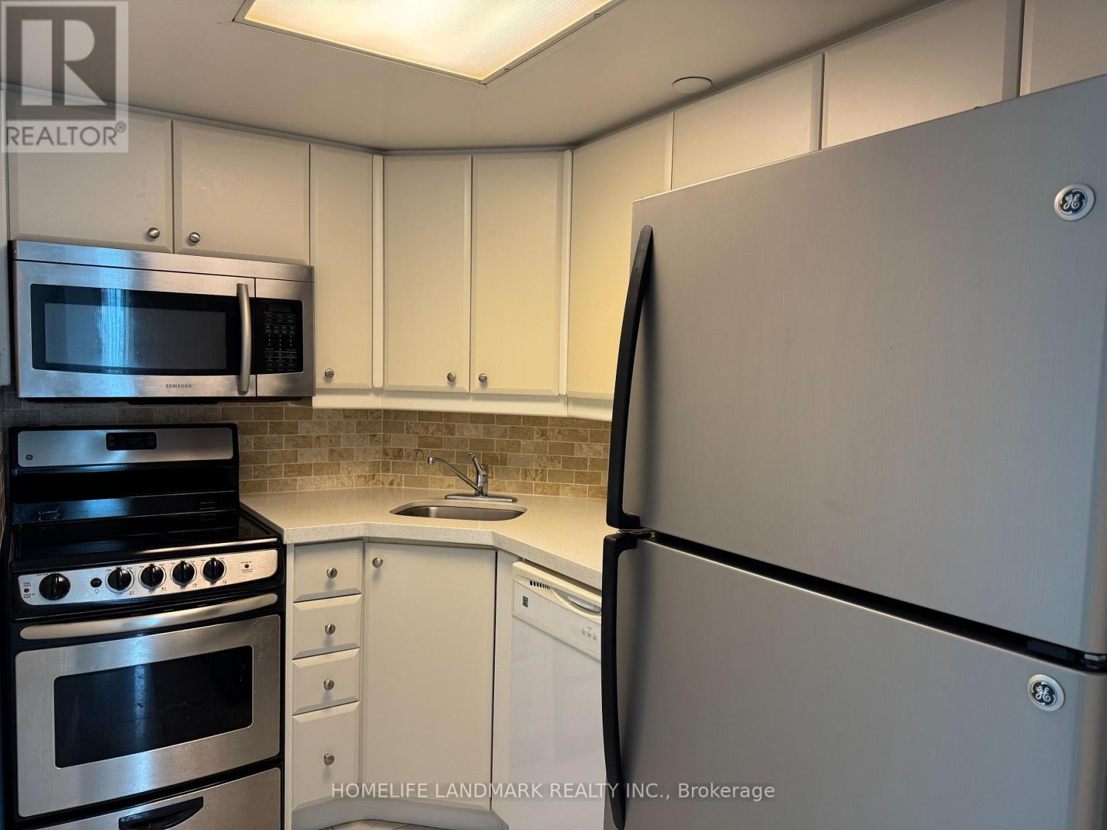 1510 - 38 Elm Street, Toronto, Ontario  M5G 2K5 - Photo 6 - C12197296