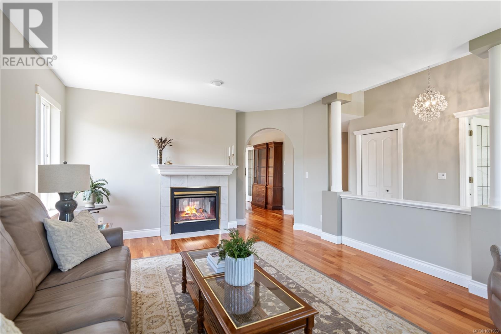 Property at 10126 Third St image 4