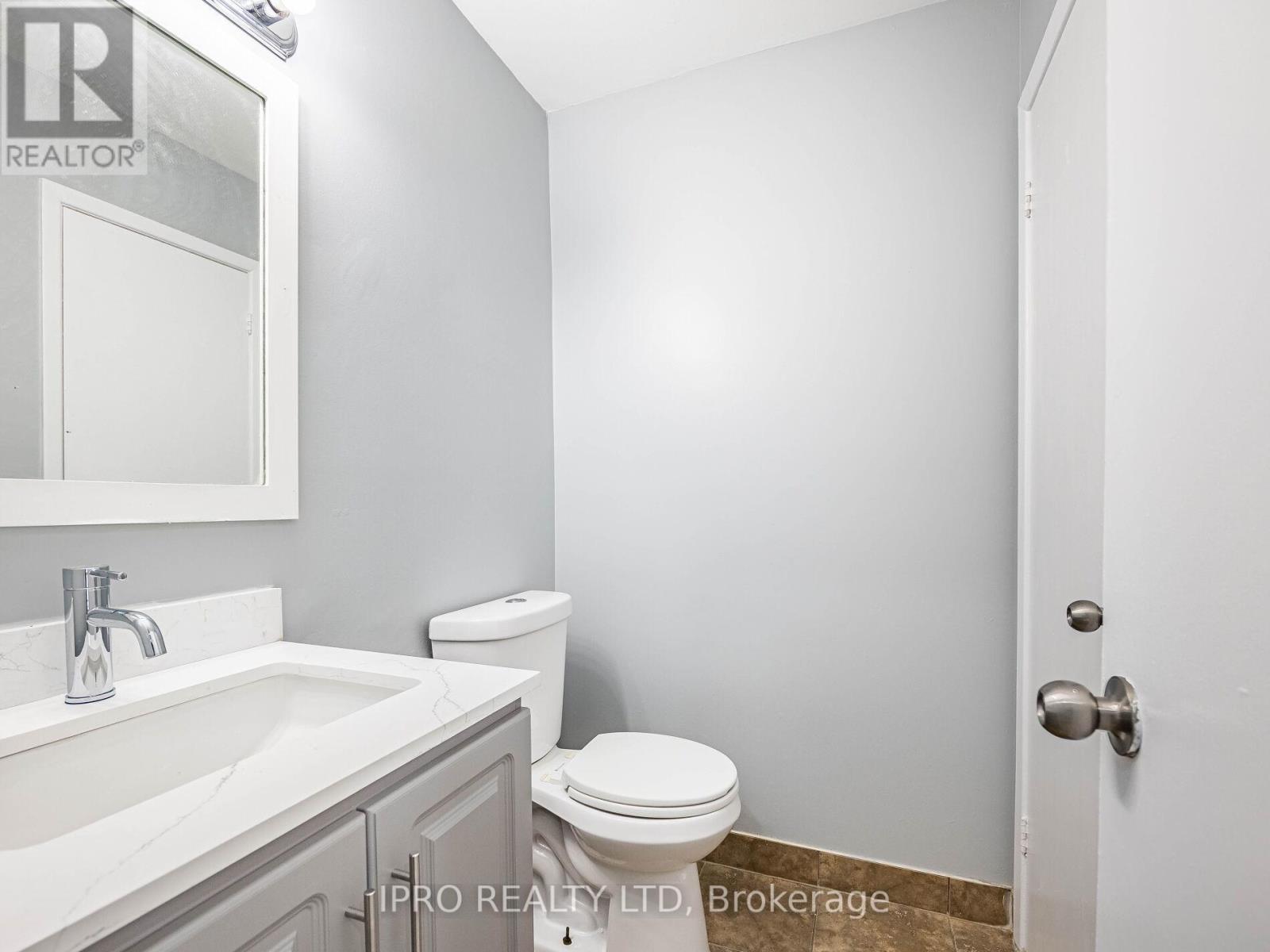 7458 Catalpa Road, Mississauga (Malton), Ontario  L4T 2T3 - Photo 12 - W12197295