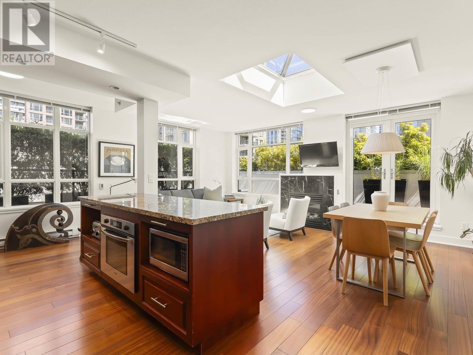 Ph3 988 Richards Street, Vancouver, British Columbia  V6B 8R2 - Photo 4 - R3008462