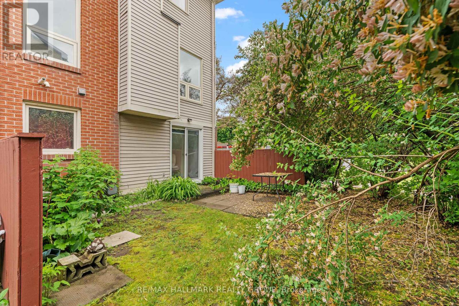 1a Crestlea Crescent, Ottawa, Ontario  K2G 4N1 - Photo 33 - X12197313