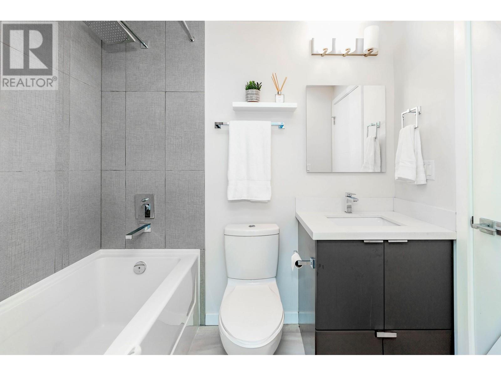 205 711 Breslay Street, Coquitlam, British Columbia  V3J 0G7 - Photo 17 - R3011500